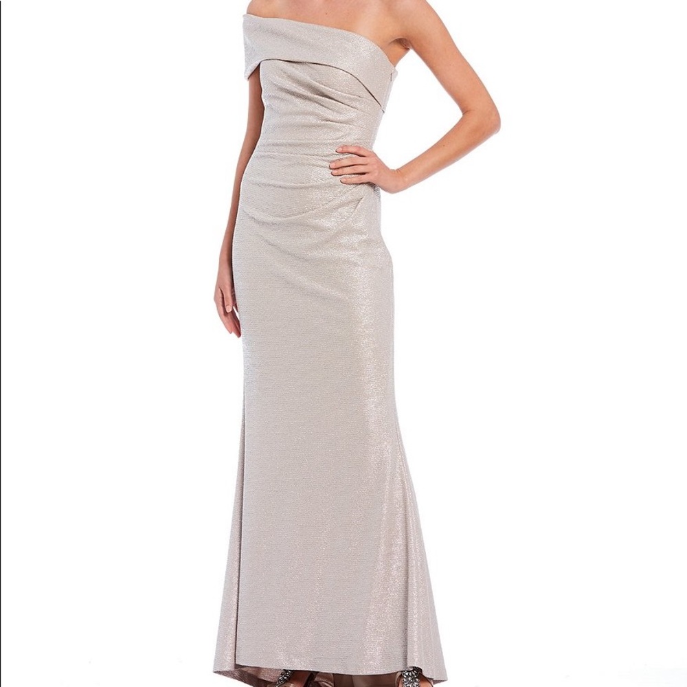 NWT Eliza J One-Shoulder Ruched Foiled Knit Gown